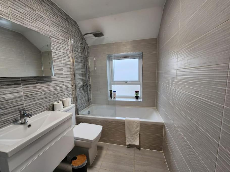Horizon House, Modern 2-Bedroom Flat 2, Parking, Netflix, Oxford Exterior foto