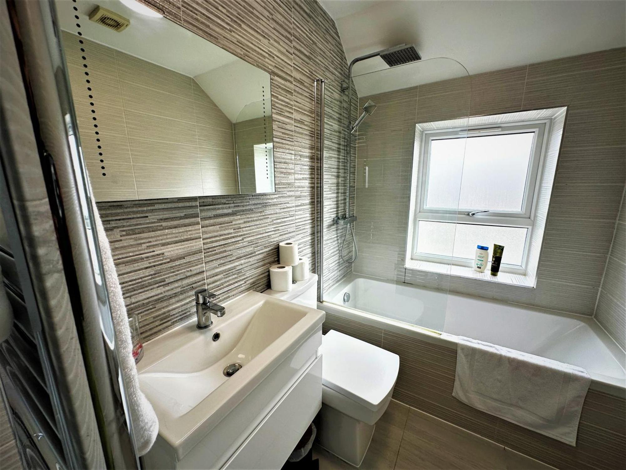 Horizon House, Modern 2-Bedroom Flat 2, Parking, Netflix, Oxford Exterior foto